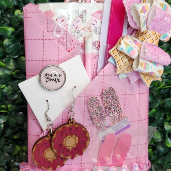 Blind Date with a Mani- Sweet Treat Theme - Picture 3 of 8